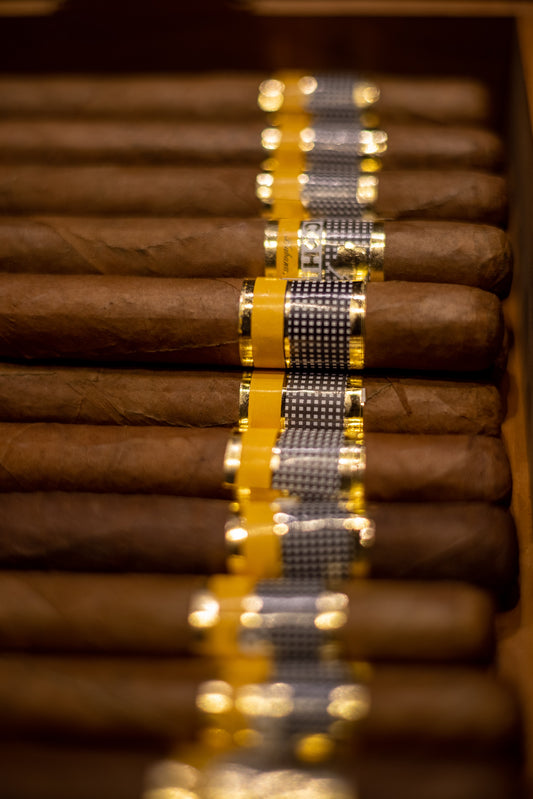 What is the Maximum Amount of Cigars a Humidor Can Hold